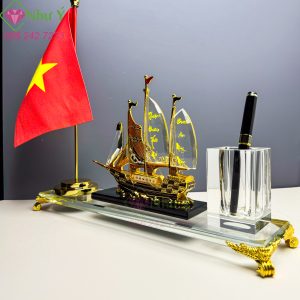 Hổ vàng 1 cờ đựng bút