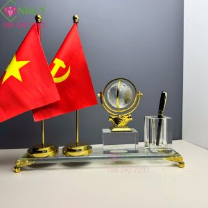 Hổ vàng 2 cờ đựng bút